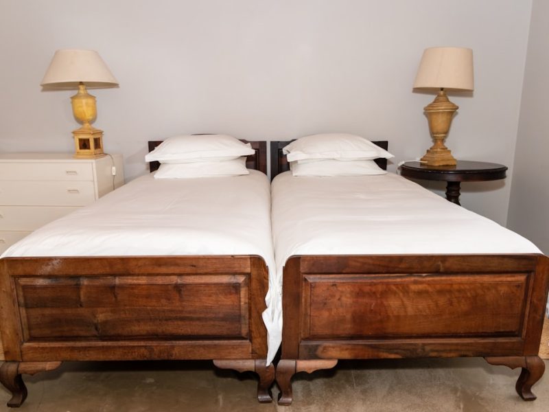 Keramická matná noční lampa s jemným zářením